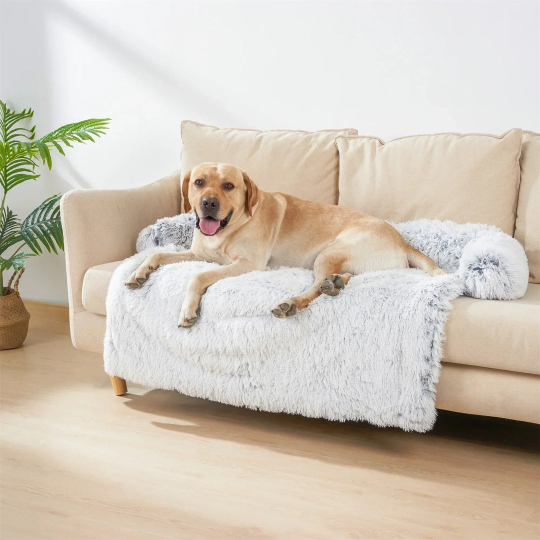 Flauschige Katzenbett-Decke (PlushNest) als gemütlicher Rückzugsort. Waschbar & hygienisch.