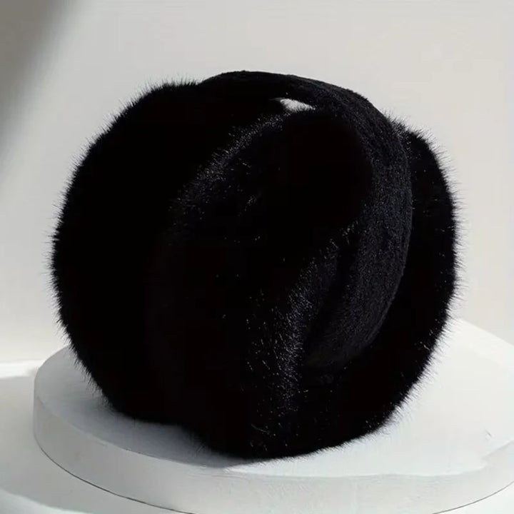 Outdoor Ohrenschützer, flauschig & warm. Perfekt für Ski, Spaziergänge & winterliche Aktivitäten.