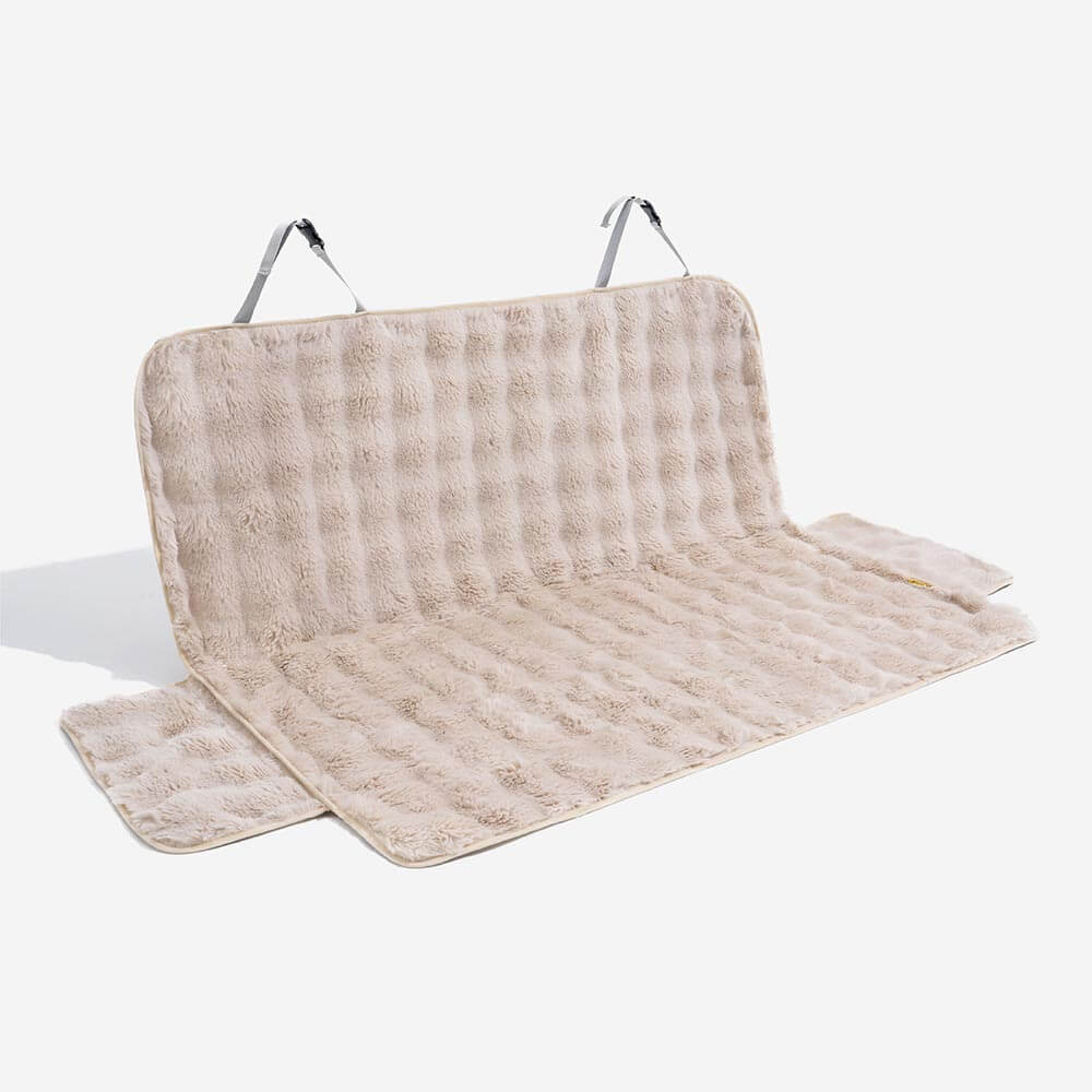 Praktischer Autositzschutz mit integrierter flauschiger Decke, waschbar & strapazierfähig für Haustiere.