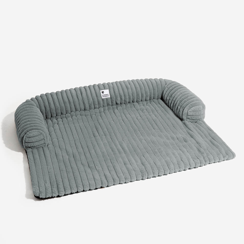 Elegant designter, flauschiger Hundesofabezug als effektiver Möbelschutz. Waschbar & strapazierfähig.