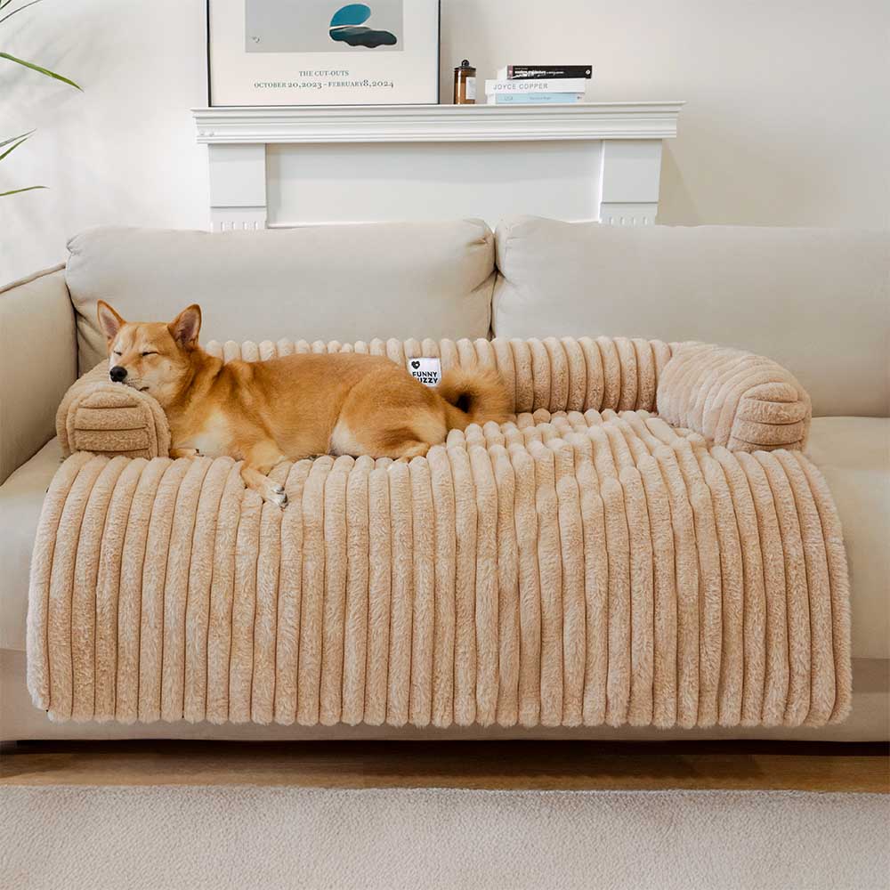 Grauer, flauschiger Hundesofabezug schützt Möbel vor Haaren & Kratzern. Ideal als Kuscheldecke.