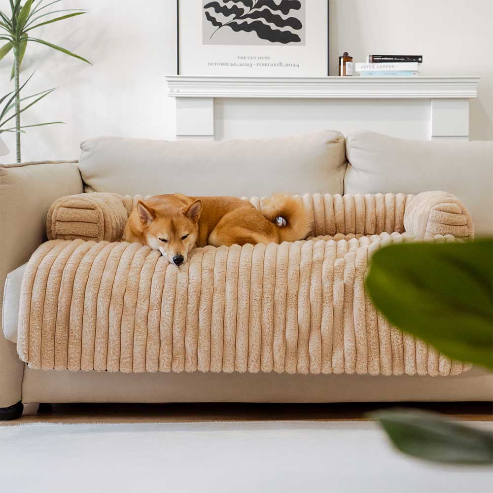 Rutschfeste Schutzmatte für Sofas: Flauschiger Hundesofabezug bietet Komfort und schützt Möbel.