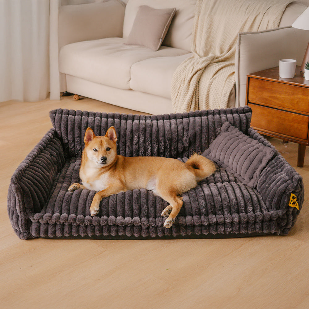 Waschbarer, flauschiger Bezug für Hundebetten. Bietet Wärme und hohen Komfort.