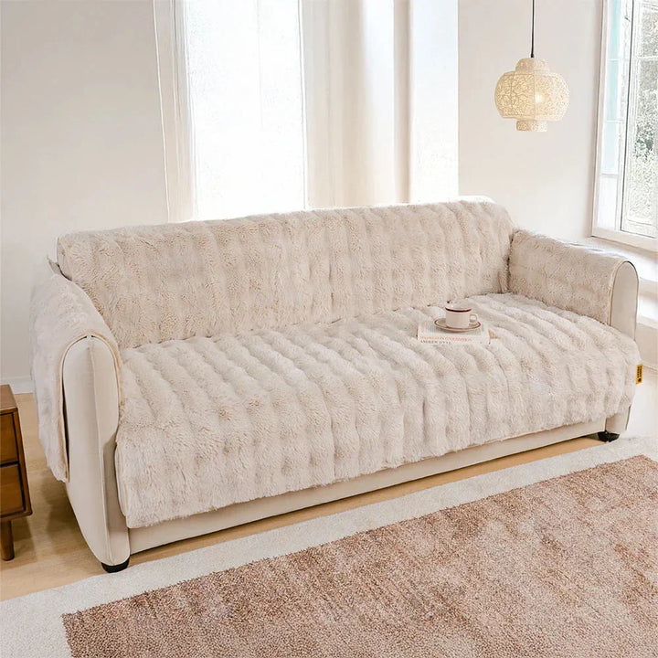 Flauschiger Sofabezug mit wasserdichter Beschichtung, ideal für ein sauberes Zuhause.