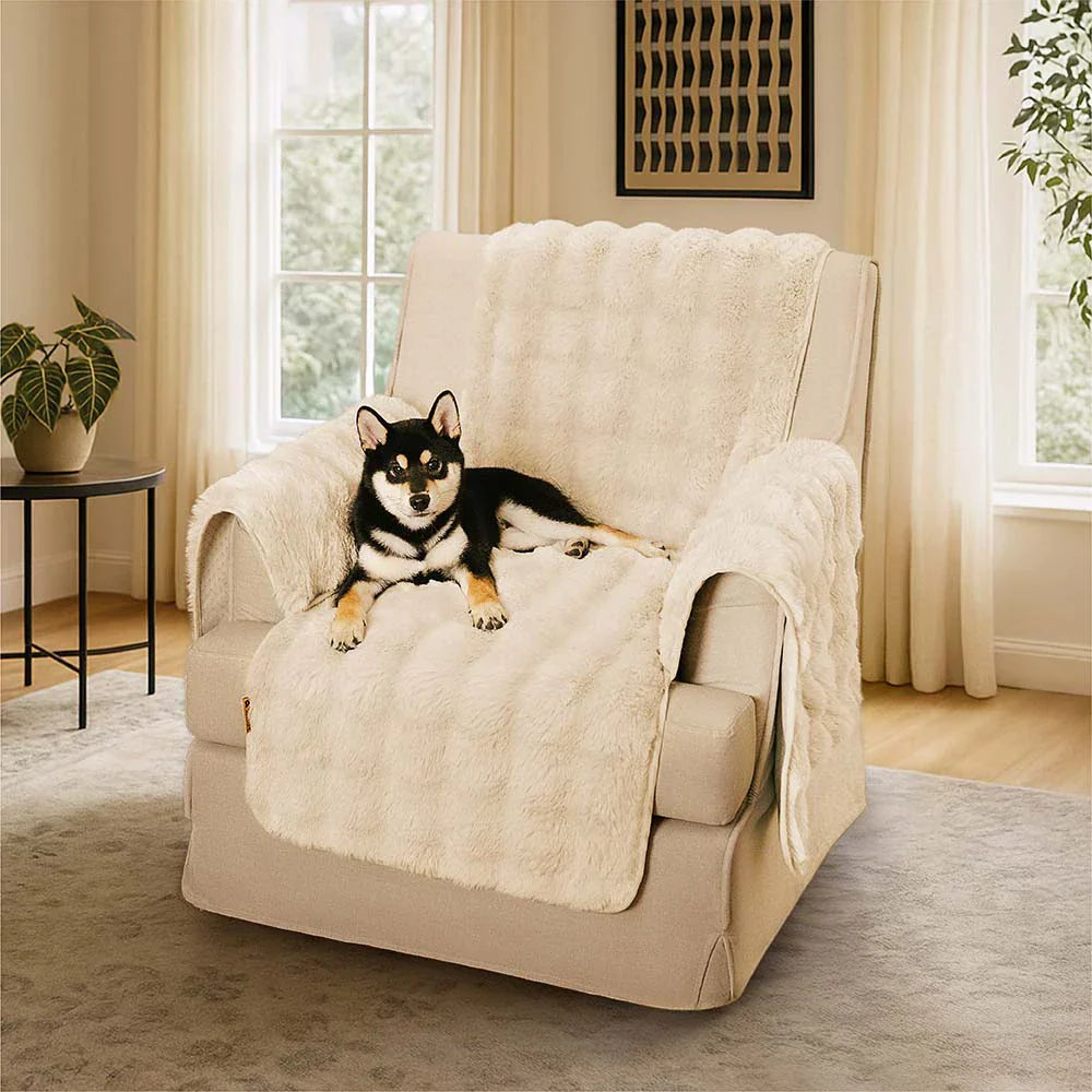 Robuster, pflegeleichter Sofaschutz, wasserdicht und flauschig, perfekt für Ihr Sofa.