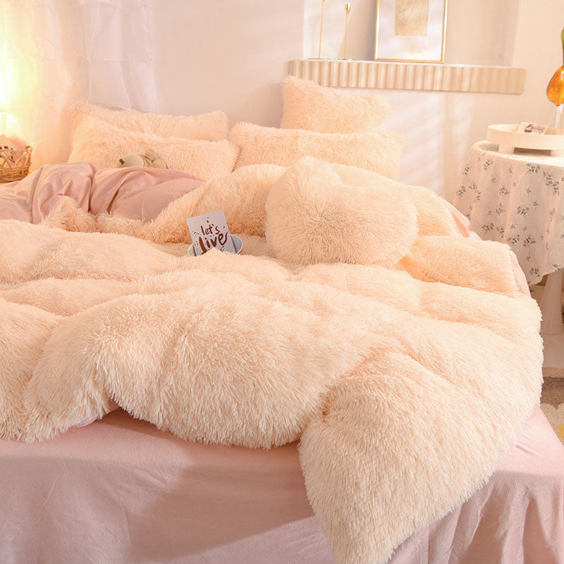 Flauschiges 5-teiliges Bettwäsche-Set für gemütlichen Schlaf. Kuschelig & warm für kalte Winternächte.