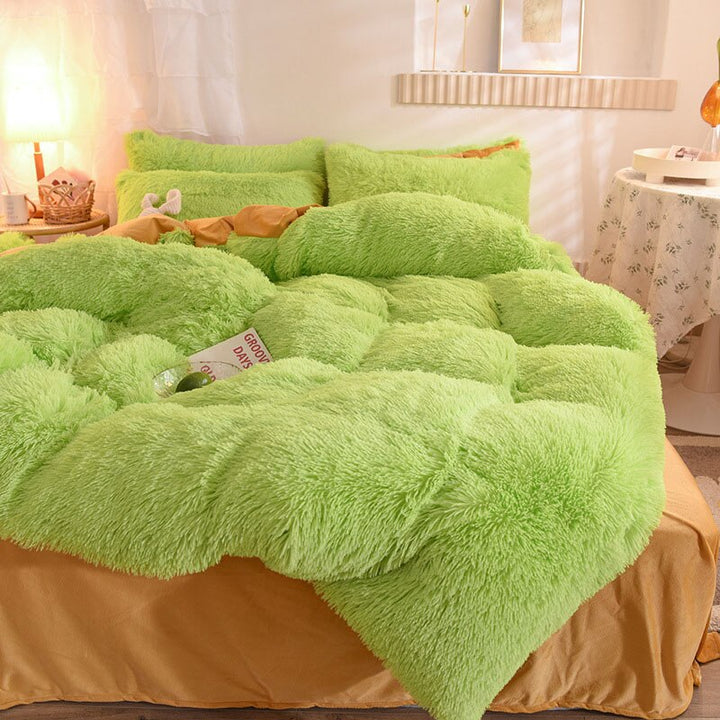 Luxuriöses, flauschiges 5-teiliges Bettwäsche-Set für winterliche Schlafzimmer-Wohndeko.