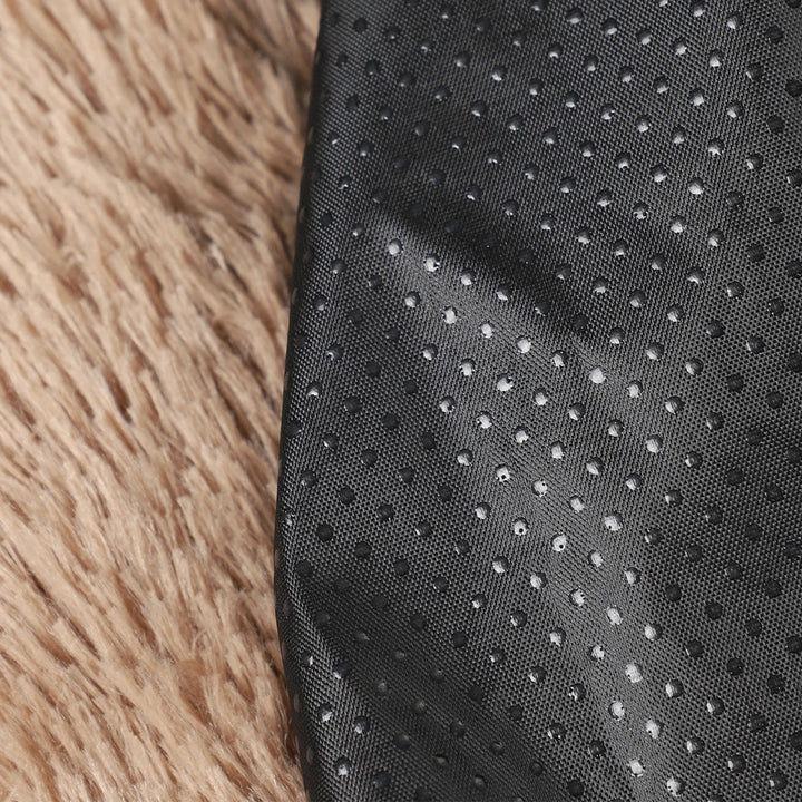 Detailansicht des weichen, flauschigen Bezugs vom orthopädischen Hundebett; waschbar & strapazierfähig.