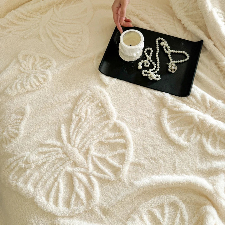 Fleurière Kuscheldecke mit 3D-Schmetterlingen, ideal für Wohnzimmer, Schlafzimmer oder Camping.