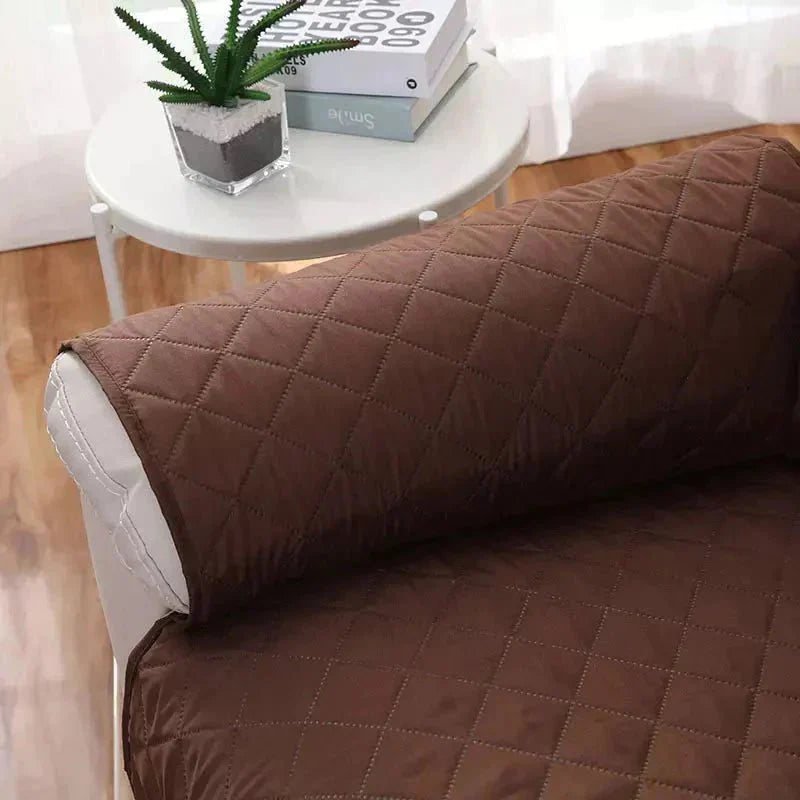 FlexCover Sesselbezug: Neuer Look für alte Sessel, einfacher Schutz vor täglichem Verschleiß.