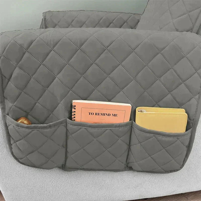 Universeller Schutzbezug FlexCover für Sessel, elastisch und waschbar, idealer Wohnzimmer-Update.