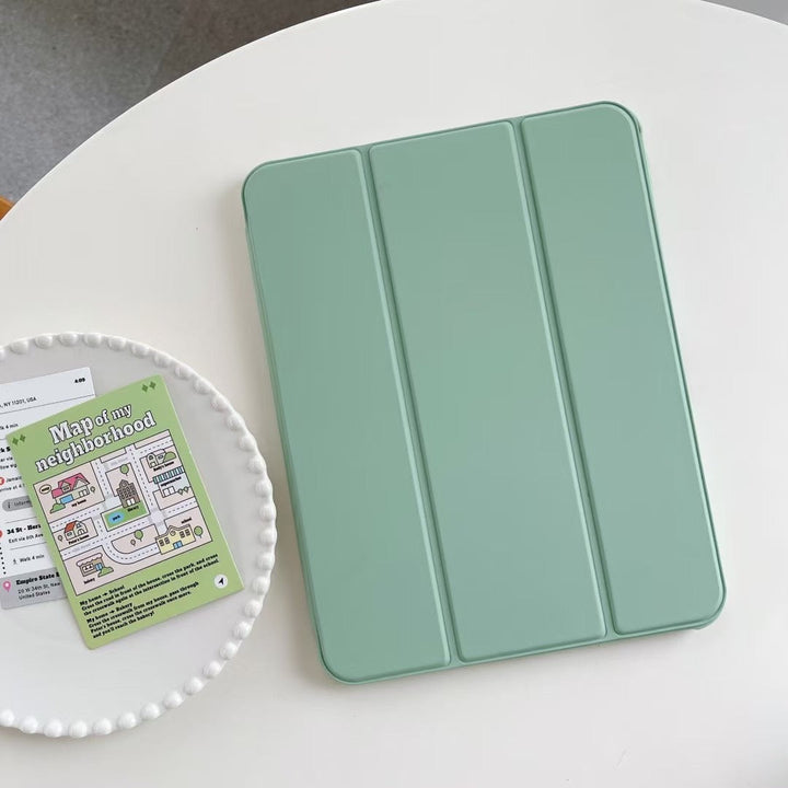 Innovative FlexFold iPad-Hülle aus Silikon, ein Smart Case mit Origami-Ständerfunktion für komfortables Arbeiten und Schauen.