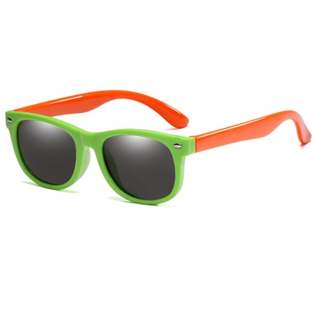 Robuste Kinder Sonnenbrille mit hohem UV-Schutz, flexibel für Spiel und Spaß, ideal für 3-8 Jahre.