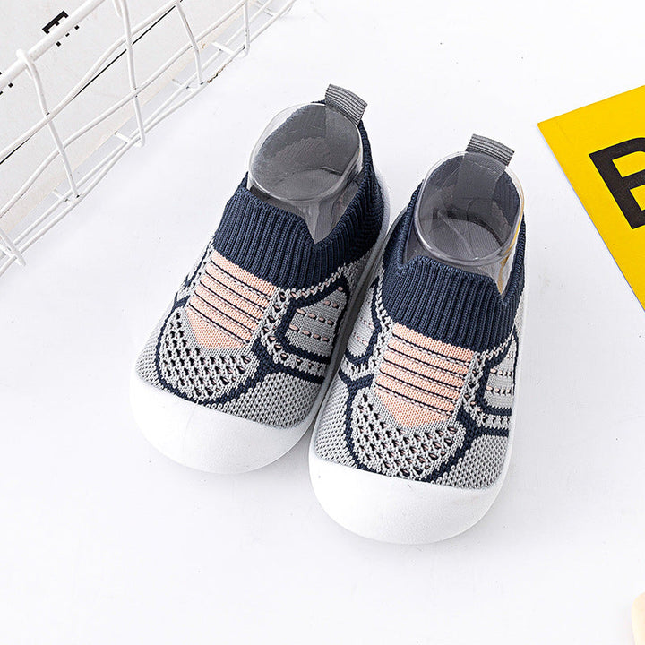 Komfortable Babyschuhe, flexibel und rutschfest, bieten optimale Unterstützung beim Laufenlernen.