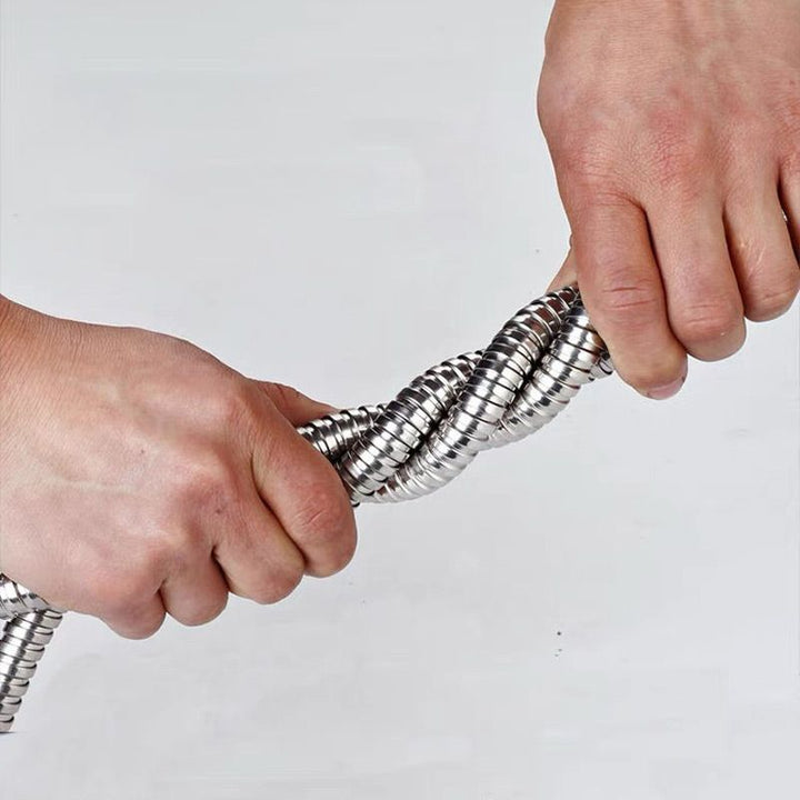 Edelstahl Duschschlauch mit Standardanschluss. Flexibel, einfache Montage in jedem Badezimmer.