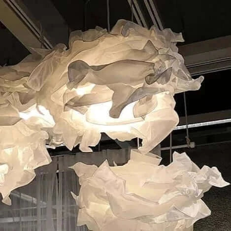 Flexibler Wolken-Papierlampenschirm (bis 70 cm) aus umweltfreundlichem Papier für modernes Wohnzimmerdesign.