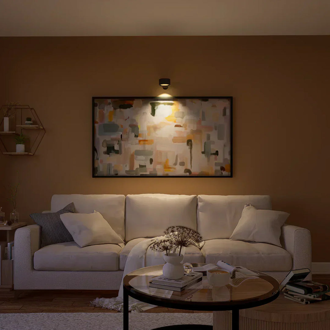 Elegante Designlampe FlexiGlow, kabellose LED Wandleuchte mit 360° Schwenkfunktion für stilvolle Dekoration.