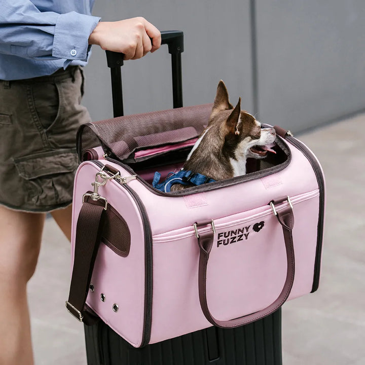 Flexible Hundetragetasche für Flugreisen, weich und anpassungsfähig, für maximalen Komfort deines Tieres.