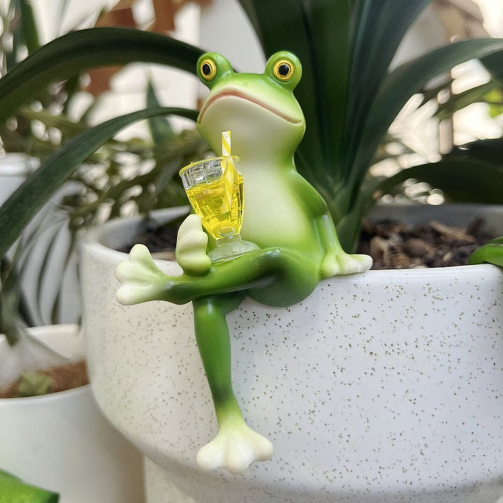 Charaktervoller Zierfrosch als Garten- & Balkondeko, handbemalt und langlebig.