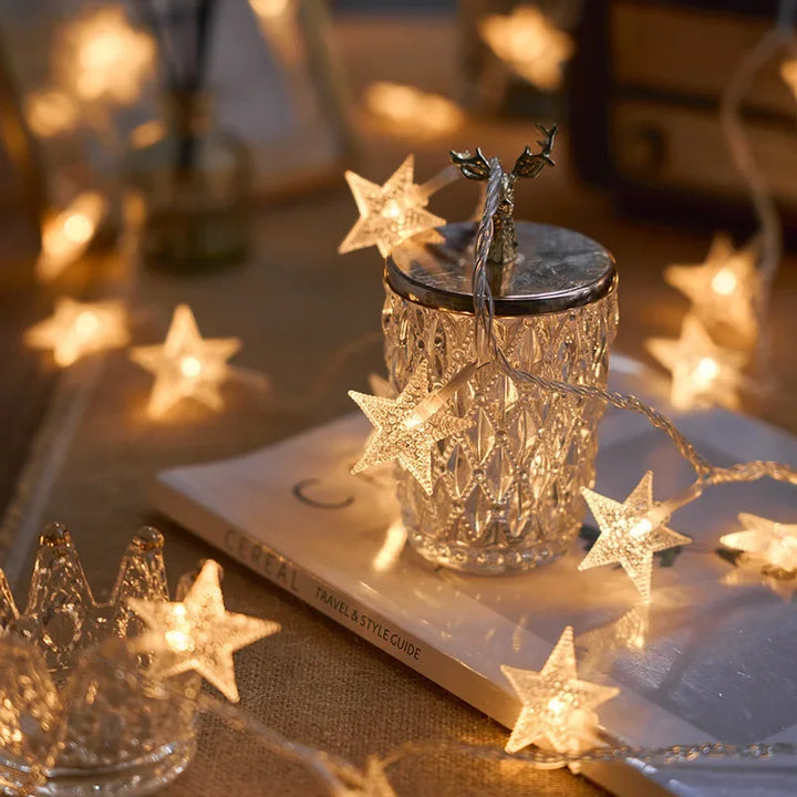 Gemütliches Ambiente Licht mit LED Sternen Lichterkette, batteriebetrieben, ideal für Feiern & Entspannung.