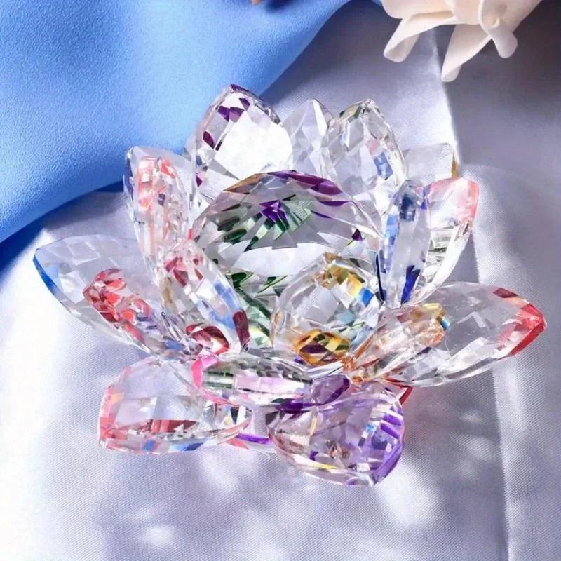 Spirituelle Lotus Kristallblume, fördert Glück & Harmonie, ideal als Feng Shui Wohnaccessoire.