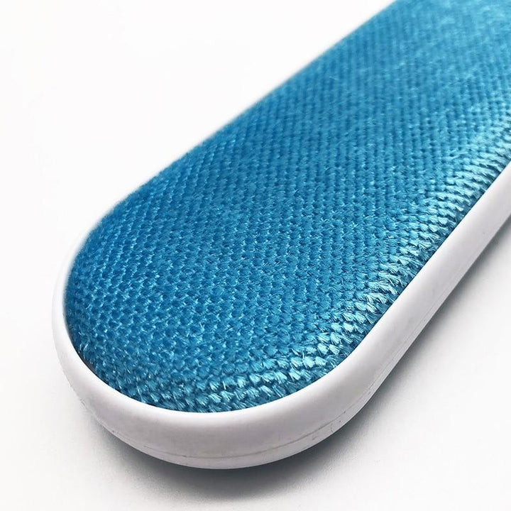 FurFree Pro entfernt mühelos Tierhaare von Kleidung & Textilien, ideal für schnelle Sauberkeit in der Tierpflege.