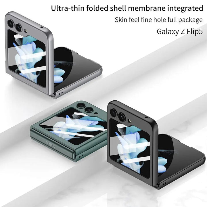 Galaxy Z Flip 5 mit ultradünner, matter Schutzhülle für optimalen Handyschutz.