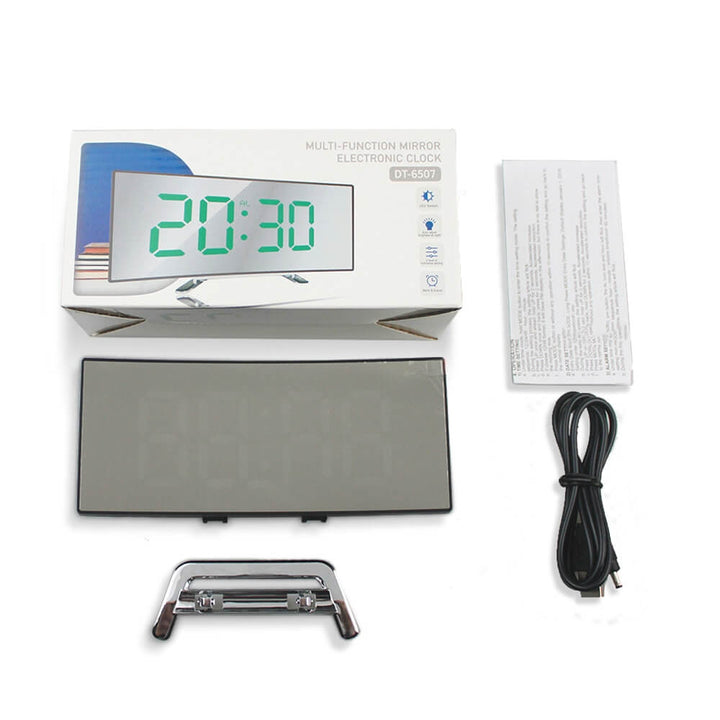 Eleganter gebogener LED Wecker als vielseitige Bürouhr und moderne Wohnzimmerdeko.