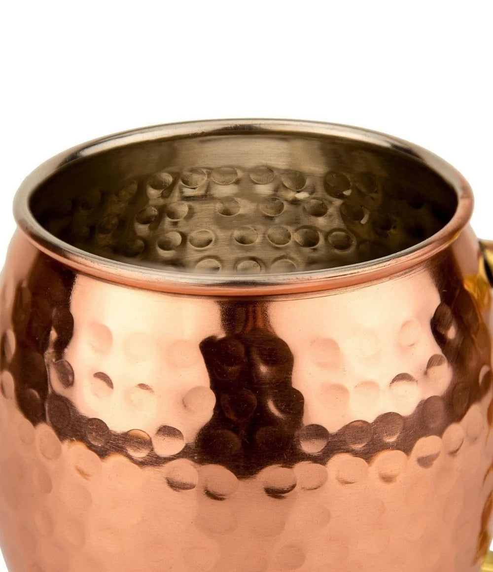 Elegantes gehämmertes Kupferbecher Set als Geschenkidee oder stilvolle Hausdekor. Für kühle Getränke.