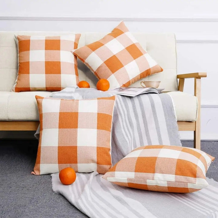 Gemütliche karierte Kissenhülle im Landhausstil, Herbst-Plaid für Sofa und Dekoration.