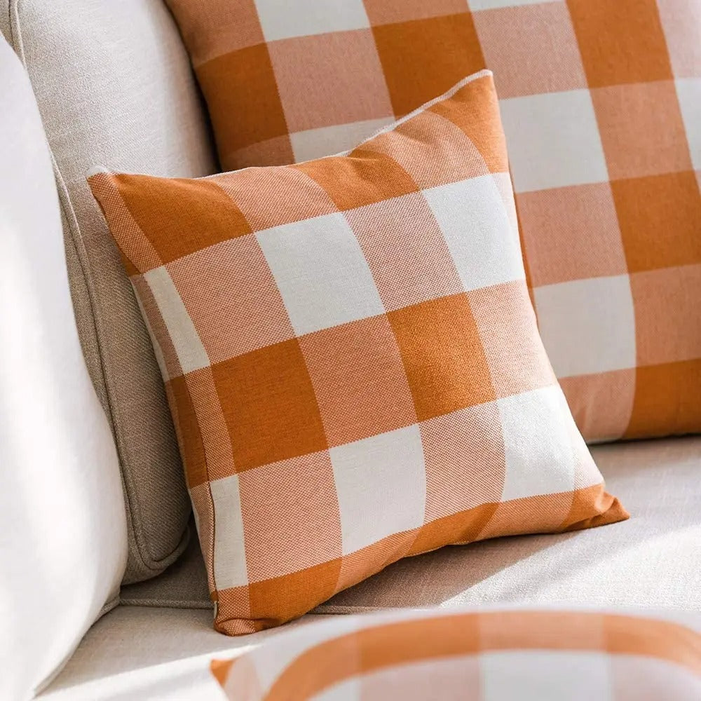 Kuschelige Plaid Kissenhülle kariert, Landhausstil, Herbst-Deko für Sofa und Zierkissen gemütlich.