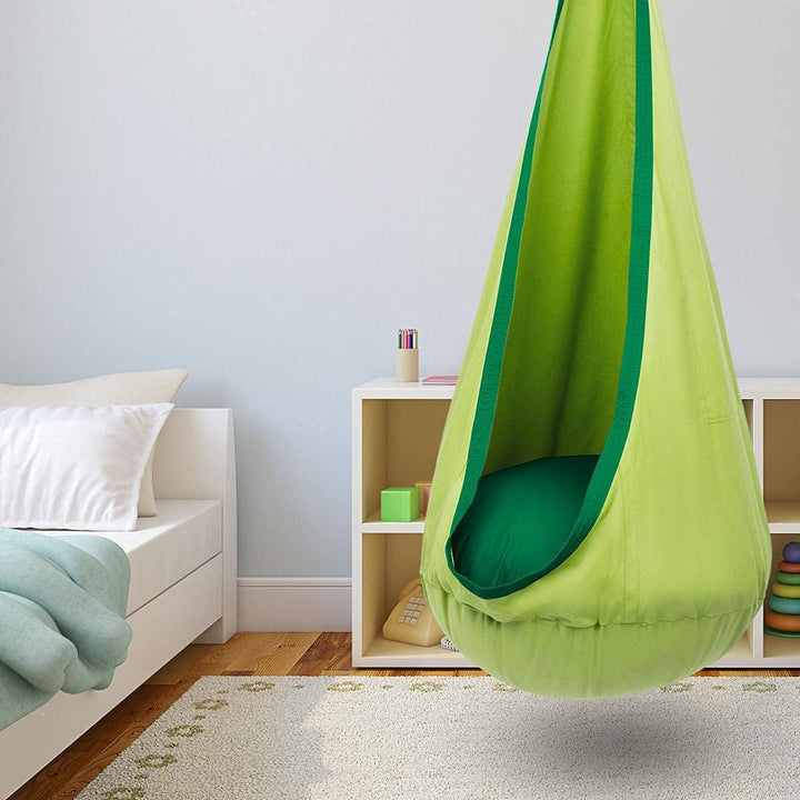 Robuster Hängesessel für Kinderzimmer: Sicherer und komfortabler Platz zum Lesen.