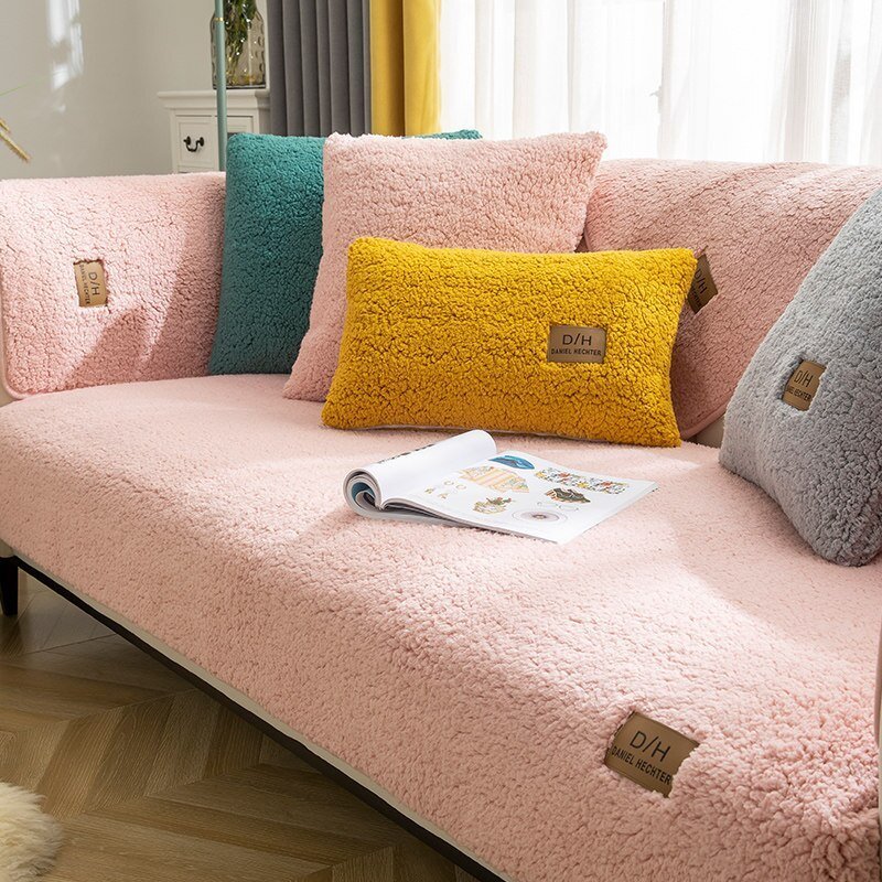 Pflegeleichter Plüsch-Sofabezug aus Polyester, perfekt für Sofaschutz und gemütliche Wohnzimmer-Deko.