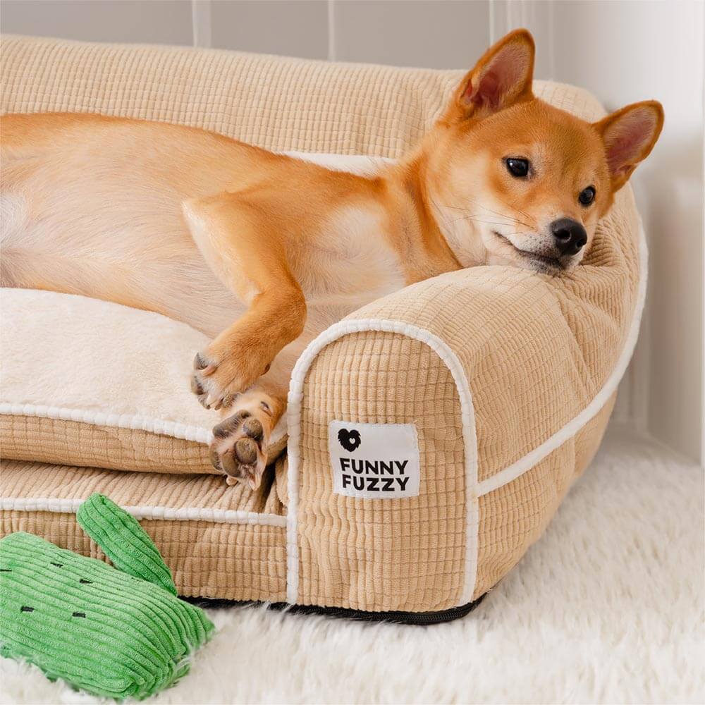 Orthopädisches Eckhundebett aus weichem Flanell für Hunde, gelenk-schonend & bequem.