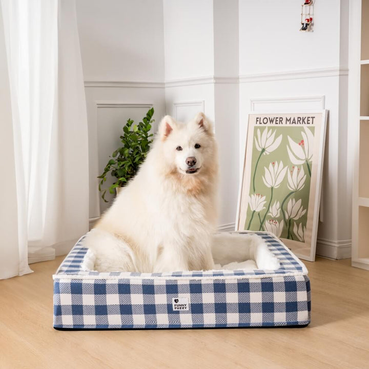 Detailansicht: Weiches Material und robustes Schottenmuster des ergonomischen Hundebetts.