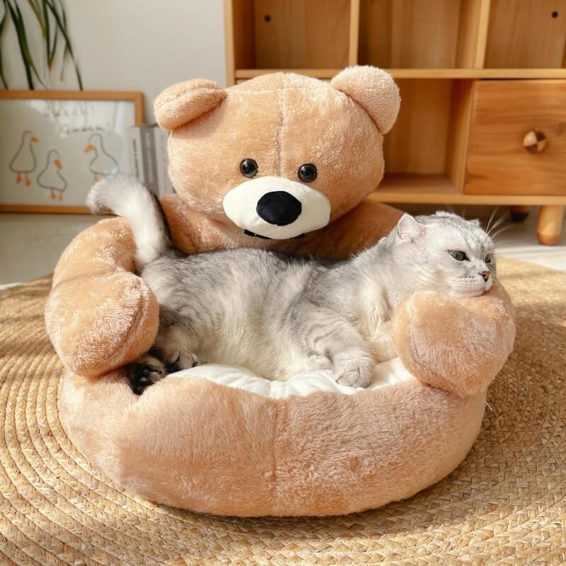Gemütliches Kuschelbär-Haustierbett, abnehmbar & waschbar, für Katzen und kleine Hunde.