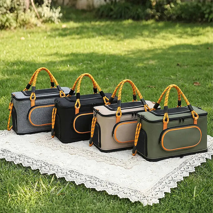 Katzen-Reisetasche mit mehreren Reißverschlussöffnungen und Blickfenstern für einfache Handhabung und Sicht.