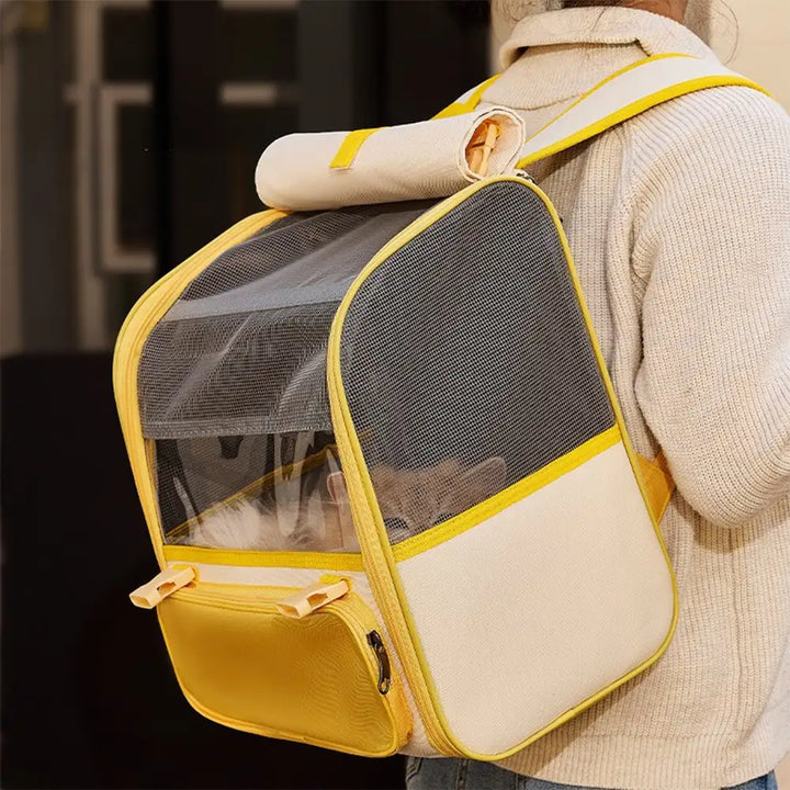 Praktischer Tierrucksack mit Reißverschlüssen, transparentem Fenster und gepolsterten Gurten für optimalen Komfort.