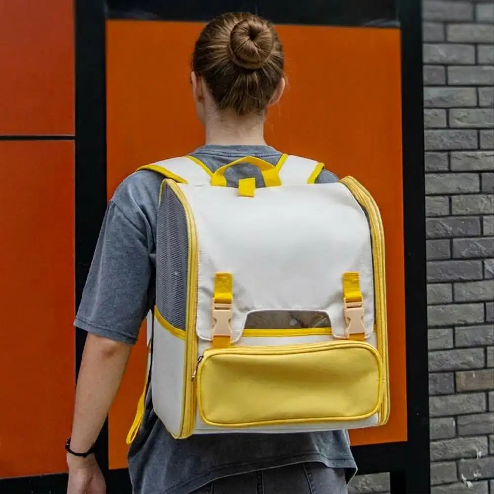 Innovativer Katzenrucksack mit transparentem Sichtfenster. Ideal für neugierige oder ängstliche Katzen unterwegs.