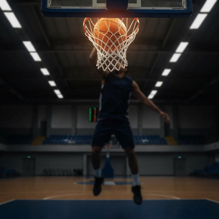 Spezieller Schaumstoff-Basketball, leise, ideal für Dribbeltraining im Haus. Verbessere deine Skills geräuschlos.