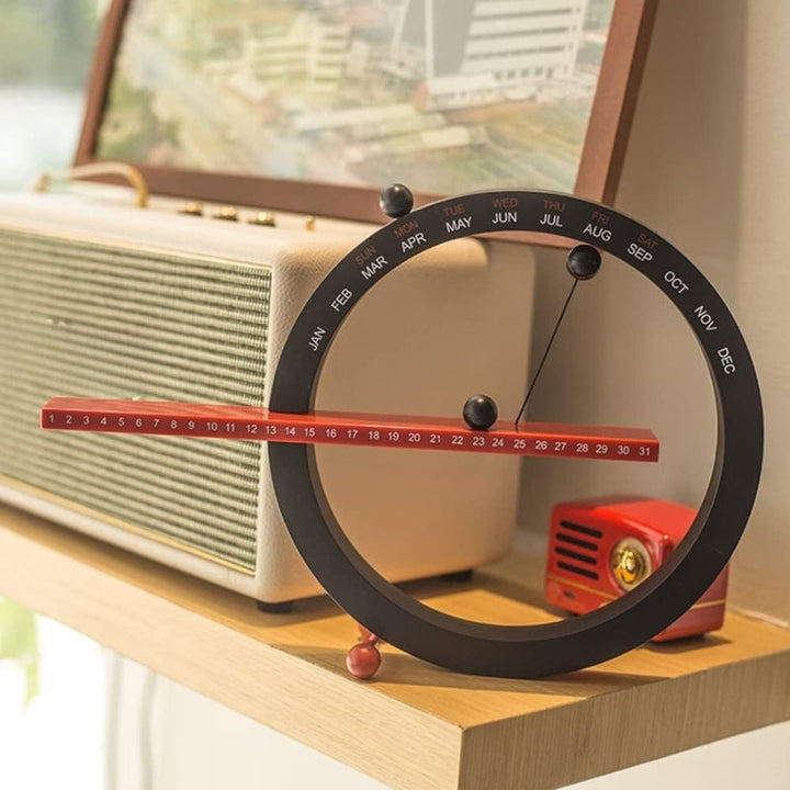 Eleganter Calméon Ewiger Magnetkalender in Weiß-Schwarz, zeitlose Wanddeko für ein stilvolles Zuhause oder Büro.