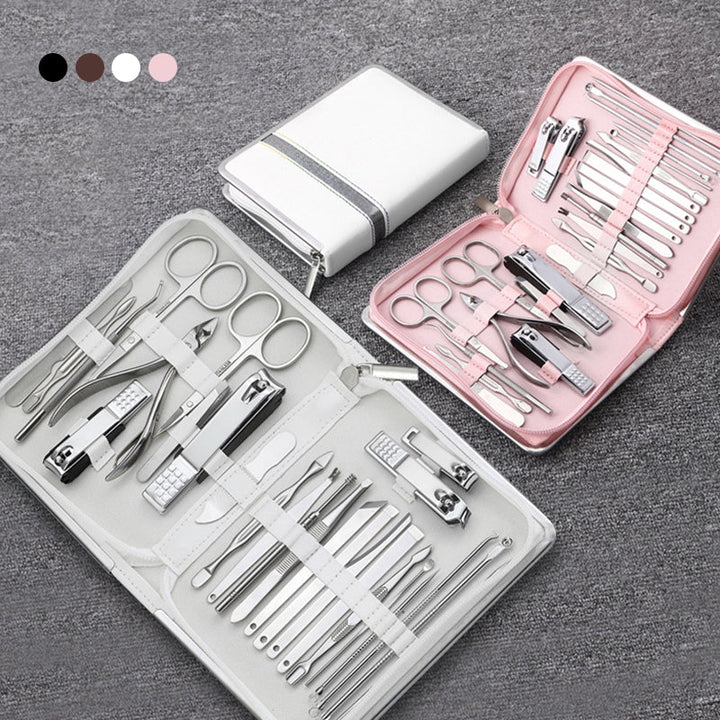 Elegantes PU-Leder-Etui schützt die Beautywerkzeuge des Nagelpflegesets optimal.