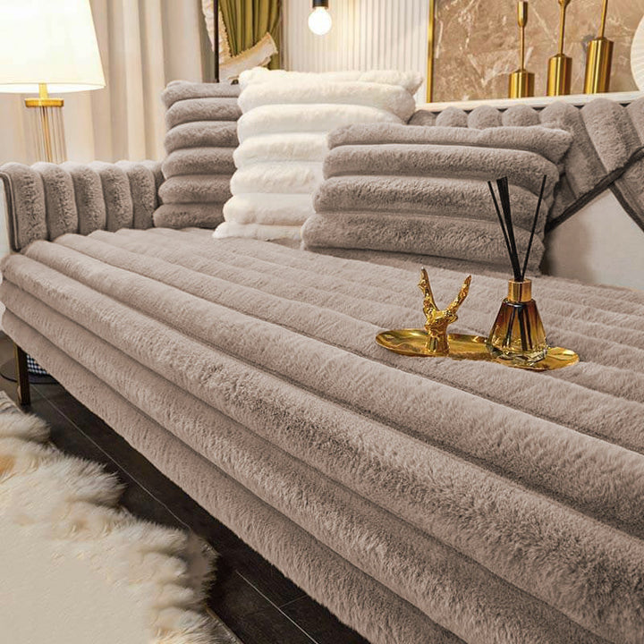 Gemütlicher Plüsch-Sofabezug mit Streifenmuster, dick & warm. Schützt Sofa und bringt Komfort ins Wohnzimmer.