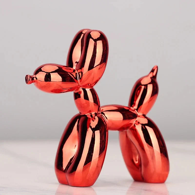 Glänzende Kunstharz Skulptur eines Ballonhundes, modernes und spielerisches Design.
