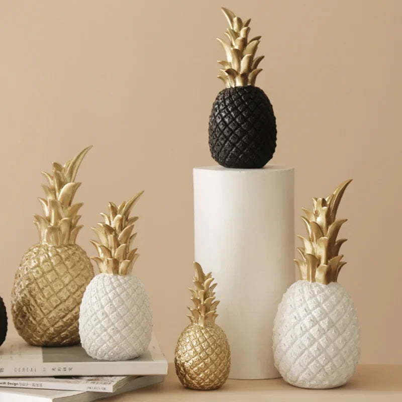 Elegante weiße Deko Ananas aus Harz, stilvolles Wohnaccessoire für moderne Tischdeko.