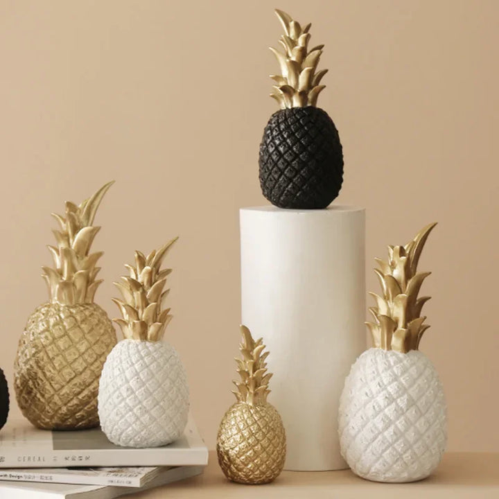 Elegante weiße Deko Ananas aus Harz, stilvolles Wohnaccessoire für moderne Tischdeko.