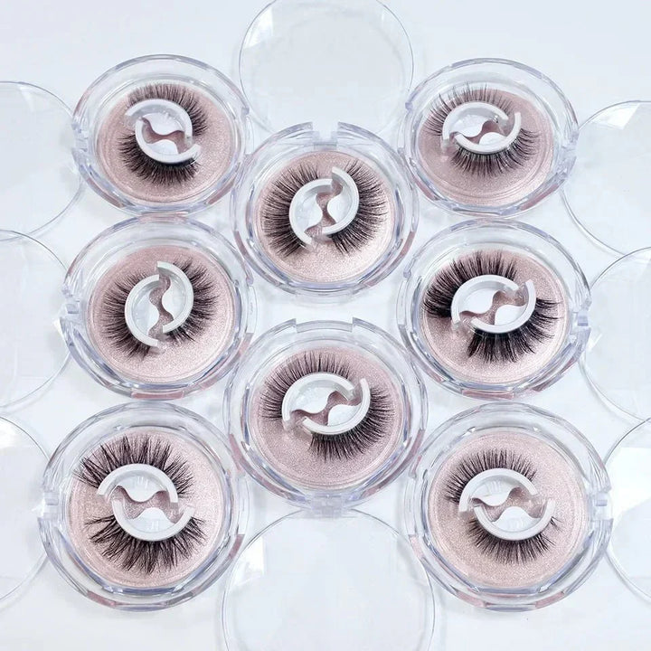Dichte, wiederverwendbare selbstklebende Wimpern von GlamCils für ausdrucksstarkes Augen Make-up.