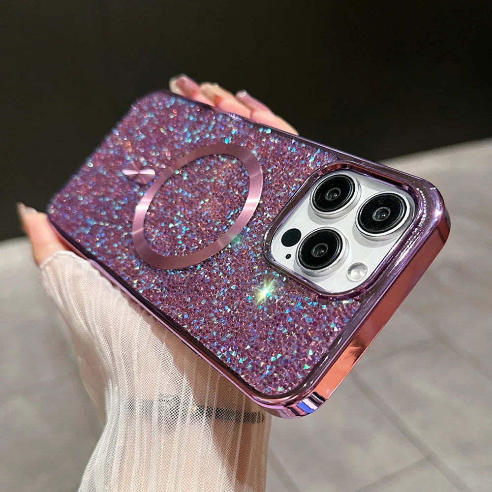 Magnetische iPhone Glitzerhülle in schillernder Farbe für ultimativen Stil & Sicherheit.