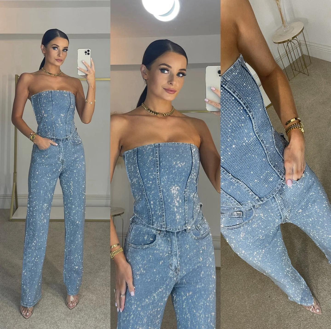 Funkelndes Damen Hosenset mit figurbetonter High-Waist-Jeans, ideal als elegantes Party-Outfit oder Abendgarderobe.