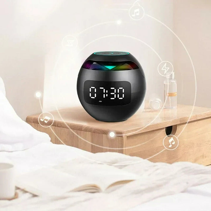 Praktischer GlowBeep Wecker mit Nachtlicht, Bluetooth Speaker und digitaler Anzeige für Musik und Zeit.